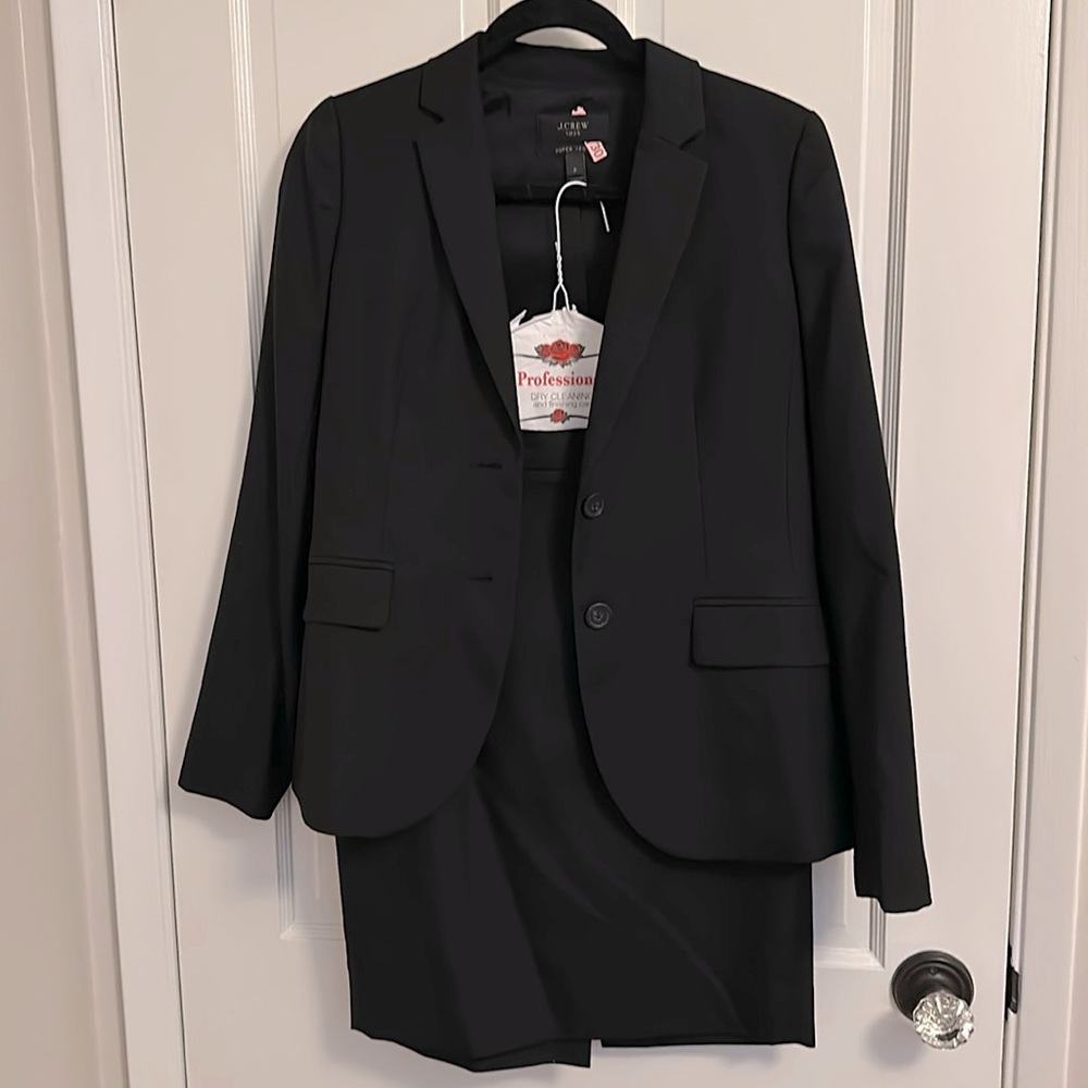 Women’s J Crew suit Size 0/2 black